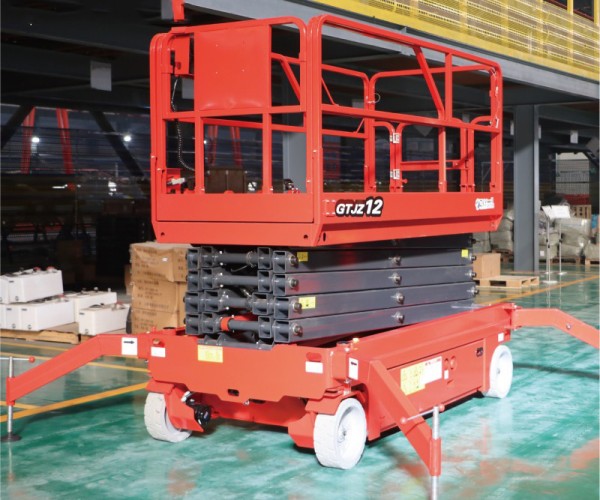 章贡自行走升降机